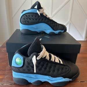 Jordan 13 Retro - University blue. Youth size 5.5